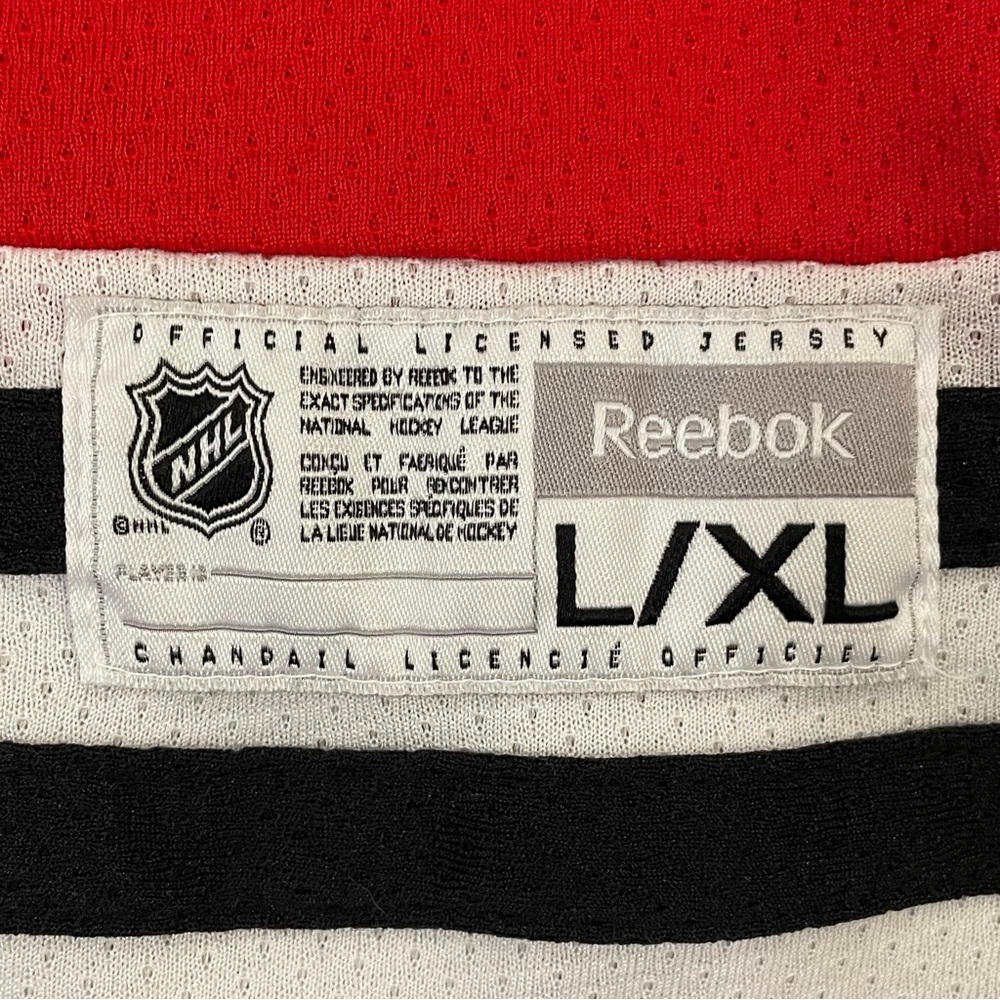 Jonathan Toews #19 Chicago Blackhawks C NHL Reebok Hockey Jersey Youth Size LX. - Picture 6 of 13